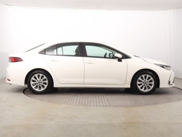 Toyota Corolla XII Sedan 1.5 VVT-i 125KM 2021 Toyota Corolla 1.5 VVT-i, Salon Polska, zdjęcie 5