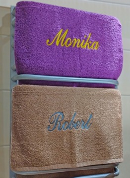 Большое махровое банное полотенце 70х140 с вышитым именем в подарок.