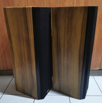 Квадральные колонки ODIN | Трехсторонний |