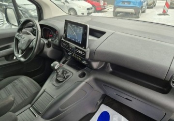 Opel Combo E Kombivan 1.5 Diesel 131KM 2021 Opel Combo Najbogatsza wersja Kamery 360 130KM 1.5 Diesel 131KM, zdjęcie 15