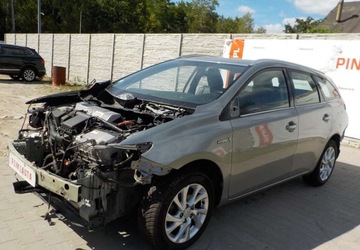 Toyota Auris II 2016 Toyota Auris Okazja 1.8 Hybryda 100KM, zdjęcie 5
