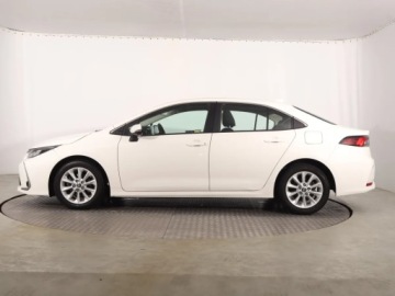 Toyota Corolla XII Sedan 1.8 Hybrid 122KM 2022 Toyota Corolla 1.8 Hybrid, Salon Polska, zdjęcie 2