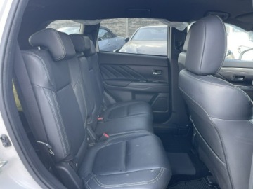 Mitsubishi Outlander III SUV PHEV Facelifting 2020 2.4 PHEV 224KM 2020 Mitsubishi Outlander AWD PHEV Automat Kamera, zdjęcie 11