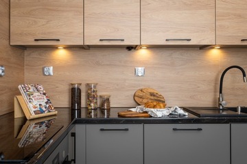 КУХНЯ СОВРЕМЕННЫЙ МАТОВЫЙ СЕРЫЙ/НАТУРАЛЬНЫЙ ГИКАРАЖ