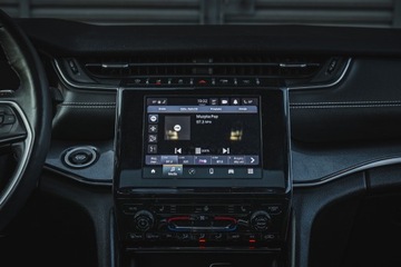 Jeep Grand Cherokee IV 2022 Jeep Grand Cherokee WL | 2022 | 3.6 benzyna + LPG | 25 500 km, zdjęcie 12