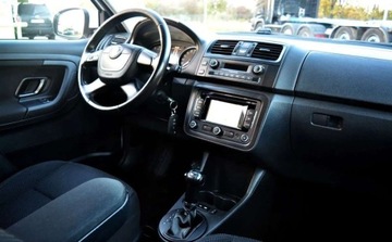 Skoda Fabia II Hatchback Facelifting 1.2 TSI 105KM 2010 Skoda Fabia Automat, Klimatyzacja, Nawigacja, Grzane Fotele 1.2 Benzyna, zdjęcie 9