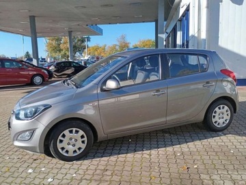 Hyundai i20 I Hatchback 5d Facelifting 1.2 DOHC 85KM 2012 Hyundai i20 1.2 PROSTA benzyna KLIMATYZACJA stan idealny BEZ rdzy 1.2 86KM, zdjęcie 4