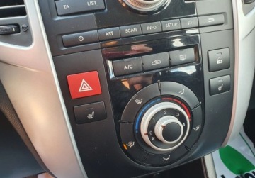 Kia Venga Mikrovan 1.4 DOHC CVVT 90KM 2011 Kia Venga LGP Podgrzewane fotele GetHelp 1.4 BenzynaLPG 90KM, zdjęcie 14