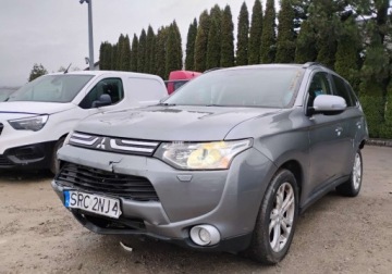 Mitsubishi Outlander III 2013 Mitsubishi Outlander 2013r, 2.0 Benzyna. 4x4. AUTOMAT Uszkodzony tyl i lek, zdjęcie 1