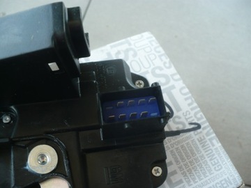 RENAULT OE 8200282303 ZÁMEK DVEŘE PIN