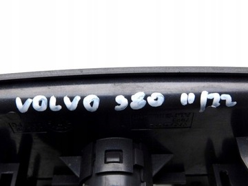 11/22 VOLVO S80 I HNÍZDO ZAPALOVAČE ZADNÍ