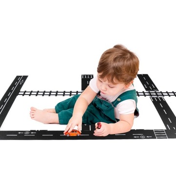 Самоклеящаяся лента для дорожной разметки.