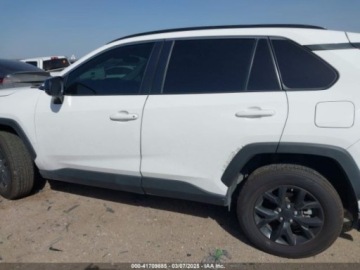 Toyota 2021 Toyota RAV4 2021r., LE, od ubezpieczalni 2.5 Benzyna 203KM, zdjęcie 3