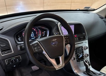 Volvo XC60 I SUV Facelifting 2.0 D4 DRIVE-E 190KM 2017 Volvo XC 60 2.0d Salon Polska ASO R-CARS Warszawa 2.0 Diesel 190KM, zdjęcie 10