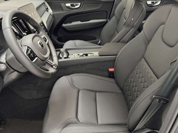 Volvo XC60 II 2025 VOLVO XC60 B5 AWD Core Suv 2.0 (264KM) 2025, zdjęcie 3