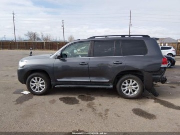 Toyota Land Cruiser VII 2017 Toyota Land Cruiser V8 2017 5.7 Benzyna 381KM, zdjęcie 2