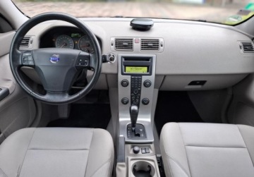 Volvo S40 II 2.4 i 140KM 2005 Volvo S40 Niski przebieg 135 tys km 2.4 Benzyna 140KM, zdjęcie 8
