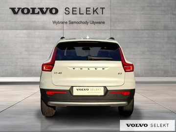 Volvo XC40 Crossover Facelifting 2.0 B3 163KM 2023 Volvo XC 40 XC40 B3 aut 2,0 163KM Pakiet Park Assi, zdjęcie 4
