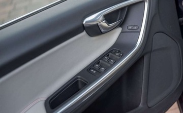 Volvo V60 I Kombi Facelifting 2.0 D4 DRIVE-E 181KM 2015 Volvo V60 Volvo V60 D4 Ocean Race 2.0 Diesel 181KM, zdjęcie 16