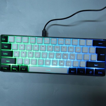 МАЛЕНЬКАЯ ИГРОВАЯ КЛАВИАТУРА С RGB-СВЕТОДИОДНОЙ ПОДСВЕТКОЙ ДЛЯ ГЕЙМЕРОВ