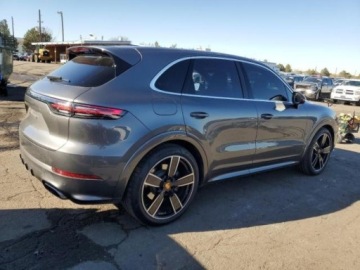Porsche Cayenne III 2019 Porsche Cayenne 2019, 3.0L, 4x4, HYBRID, porysowany lakier 3.0 Hybryda, zdjęcie 3