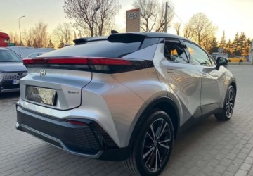 Toyota C-HR II SUV 1.8 Hybrid 140KM 2025 Toyota C-HR Toyota C-HR 1.8 Hybrid Executive 1.8 Hybryda 140KM, zdjęcie 4