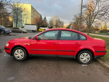 Volkswagen Passat B5 Sedan 1.6 100KM 2000 Volkswagen Passat Volkswagen Passat 1,6 Benzyna Klimatyzacja Zamiana 1.6, zdjęcie 1
