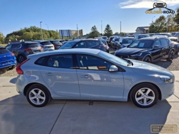 Volvo V40 II 2018 Volvo V40 2,0 benz 122KM klima elektryka grz.fot alu oplacony 2.0 Benzyna, zdjęcie 4