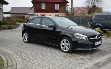 Mercedes Klasa A W176 Hatchback 5d Facelifting 180 122KM 2017 Mercedes-Benz Klasa A 1.6B 2017r Navi PDC Grzane Fotele Sprowadzony Oplaco, zdjęcie 2