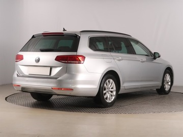 Volkswagen Passat B8 Variant 2.0 TDI BlueMotion SCR 150KM 2017 VW Passat 2.0 TDI, Navi, Klima, Klimatronic, zdjęcie 4