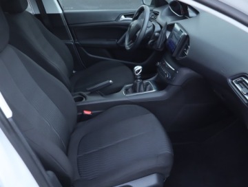 Peugeot 308 II SW Facelifting 1.2 PureTech 110KM 2018 Peugeot 308 1.2 PureTech, Klima, Tempomat, zdjęcie 8