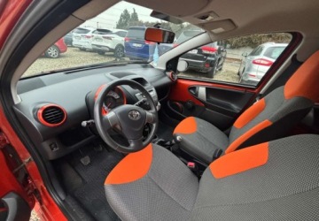 Toyota Aygo I Hatchback 5d Facelifting 1.0 VVT-i 68KM 2012 Toyota Aygo Niski przebieg Polski salon Benzyna 68KM, zdjęcie 10