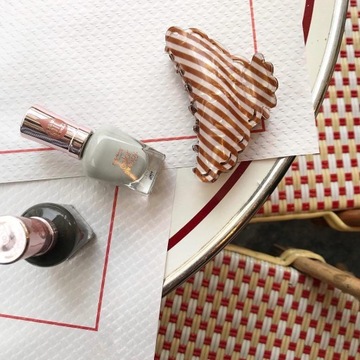 Лак Sally Hansen Color Therapy Haute Stone 140