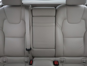 Volvo V90 II Kombi 2.0 D4 190KM 2017 Volvo V90 D4 AWD, 187 KM, 4X4, Automat, Skóra, zdjęcie 9