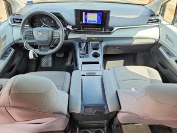 Toyota Sienna III 2025 Toyota Sienna Le 2025 2.5 Hybryda 245KM, zdjęcie 8