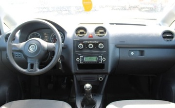 Volkswagen Caddy III Kombi Facelifting 1.6 TDI 102KM 2014 Volkswagen Caddy 1.6D 102KM przeb.163tys klima hak ksiazka 1.6 Diesel, zdjęcie 7