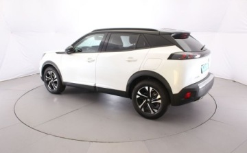 Peugeot 2008 II SUV 1.2 PureTech 130KM 2022 Peugeot 2008 PureTech 130 AUTOMAT EAT8 Allure Pack Perla SalonPL od R, zdjęcie 6