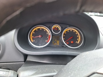Opel Corsa D приборная панель, кабина, подушка безопасности, ремни безопасности