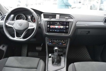 Volkswagen Tiguan II SUV Facelifting 1.5 TSI 150KM 2023 Volkswagen Tiguan SalonPL 150KM DSG LifeACCComfortPakiet ZimowyMasazKamera, zdjęcie 9