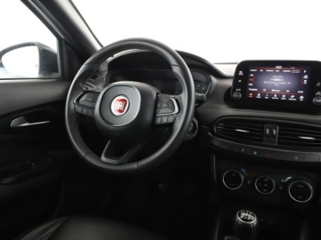 Fiat Tipo II Hatchback 1.4 T-Jet 120KM 2019 Fiat Tipo led, 1.4t, klimatyzacja, manual, skóra,, zdjęcie 15