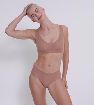 Bezszwowy BIUSTONOSZ DAMSKI Gładki Sloggi ZERO Feel 2.0 Bralette Nude XL