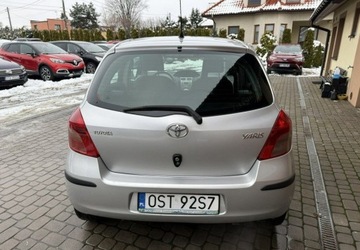 Toyota Yaris II Hatchback 5d 1.3 i VVT-i 86KM 2006 Toyota Yaris 1,3 87KM Klimatyzacka Kola latozima 1.3 Benzyna 87KM, zdjęcie 7