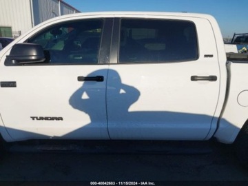 Toyota Tundra II 2021 Toyota Tundra 2021r., SR5, od ubezpieczalni 5.7 Benzyna 381KM, zdjęcie 3