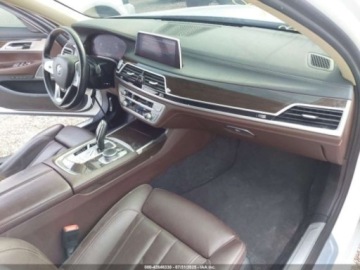 BMW Seria 7 G11-G12 2021 BMW Seria 7 2021 BMW 7 Series 740i xDrive Sedan 3.0 Benzyna 335KM, zdjęcie 10