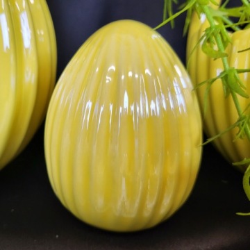 ЖЕЛТОЕ КЕРАМИЧЕСКОЕ ЯЙЦО, ГОФРИРОВАННОЕ