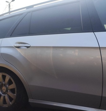 DVEŘE PRAVÉ ZADNÍ KOMPLETNÍ MERCEDES TŘÍDA E W212 S212 KOMBI 775 STŘÍBRNÉ