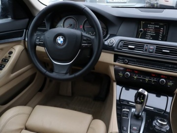 BMW Seria 5 F10-F11 Limuzyna 520d 184KM 2012 BMW 5 520d, 181 KM, Automat, Skóra, Navi, Xenon, zdjęcie 6