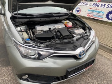 Toyota Auris II Hatchback 5d Facelifting 1.8 Hybrid 136KM 2017 Toyota Auris HYBRYDA AUTOMAT KLIMATYZACJA NAWIGACJA KAMERA TEMPOMAT GRZANE, zdjęcie 19