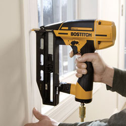 BOSTITCH FN1664SPE УМНАЯ МАШИНА ДЛЯ ЗАБИВАНИЯ ГВОЗДЕЙ 16GA65 мм