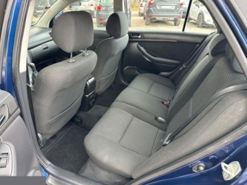 Toyota Avensis II Kombi 2.0 VVT-i 147KM 2006 Toyota Avensis 2.0 VVT-i Combi Executive 147KM 2006r, zdjęcie 17